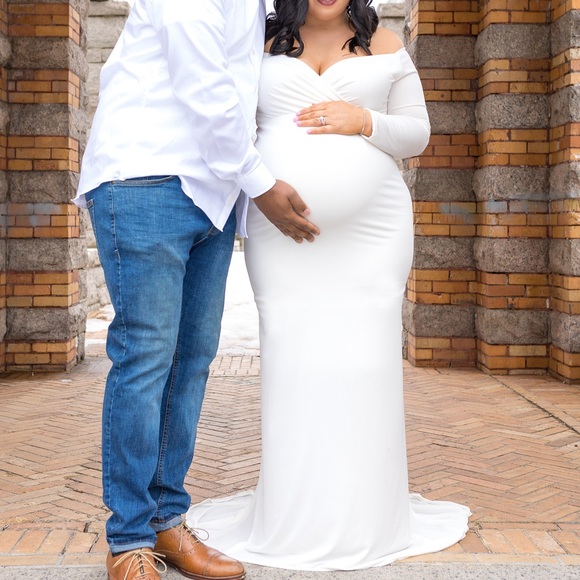 Dresses & Skirts - Size Large ivory sweetheart maternity gown